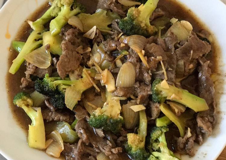Langkah Mudah untuk Membuat Tumis daging sapi dengan brokoli dan saus tiram (chinese style food) Anti Gagal