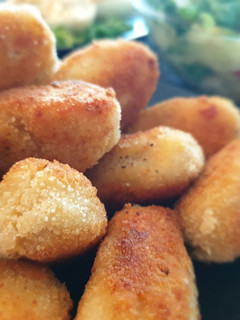Una foto de Croquetas de pollo y ternera