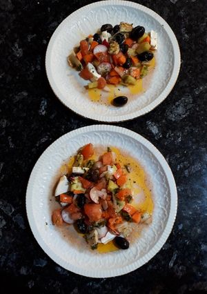 Foto principal de Salpicón de verduras crudas con queso fresco, boquerones y aliño