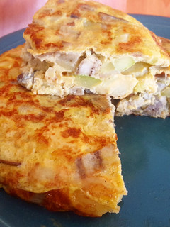Una foto de Tortilla de patatas con verduras