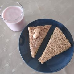 A picture of Mayo Sandwich 🥪.