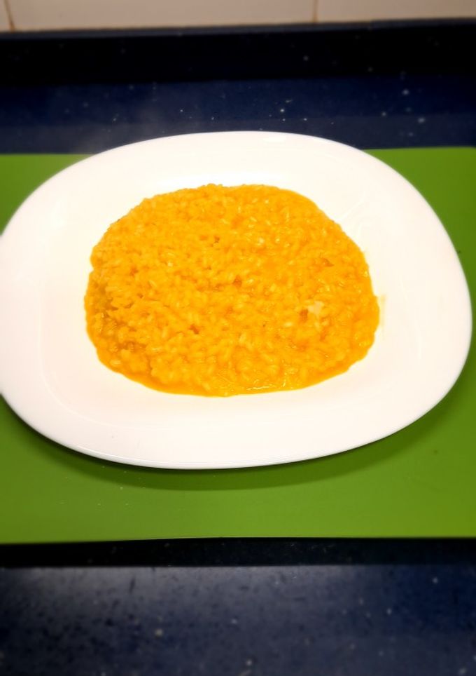 Una foto de Risotto de azafrán