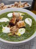 Crema de calabacín, raíz de apio y espinacas. Crema vegana