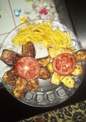 عکسی از دستور خوراک با کدو و بادمجان و گوجه