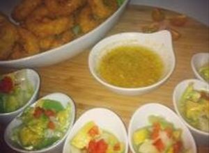Una foto de Ceviche de calamar con salsa de limón y ajo