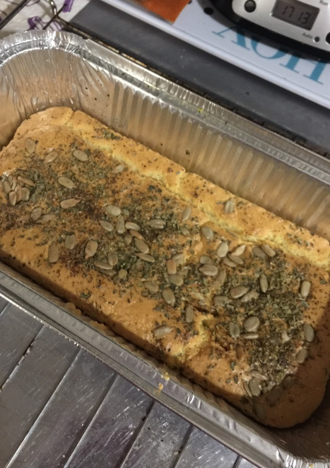 Una foto de Pan keto con pipas para intolerantes a la lactosa🥖