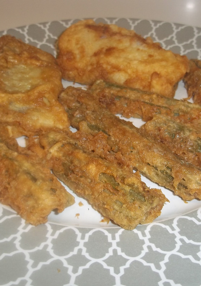 Una foto de Lomos de bacalao y pencas rebozadas