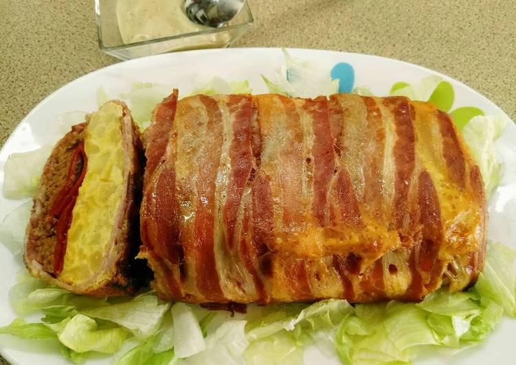 Pastel de carne y tortilla de patatas
