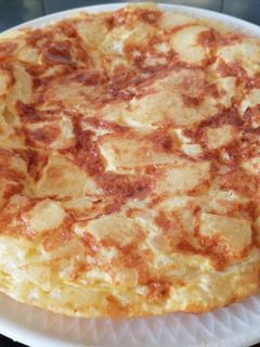 Una foto de Tortilla rápida de patata y cebolla