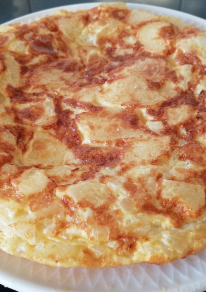 Una foto de Tortilla rápida de patata y cebolla