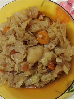 Una foto de Berza (repollo) estofado en Crock pot