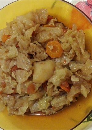 Una foto de Berza (repollo) estofado en Crock Pot