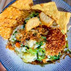 รูปของ Bubur manado (pakai sisa nasi)
