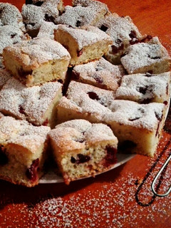 Bögrés meggyes piskóta recept fotója