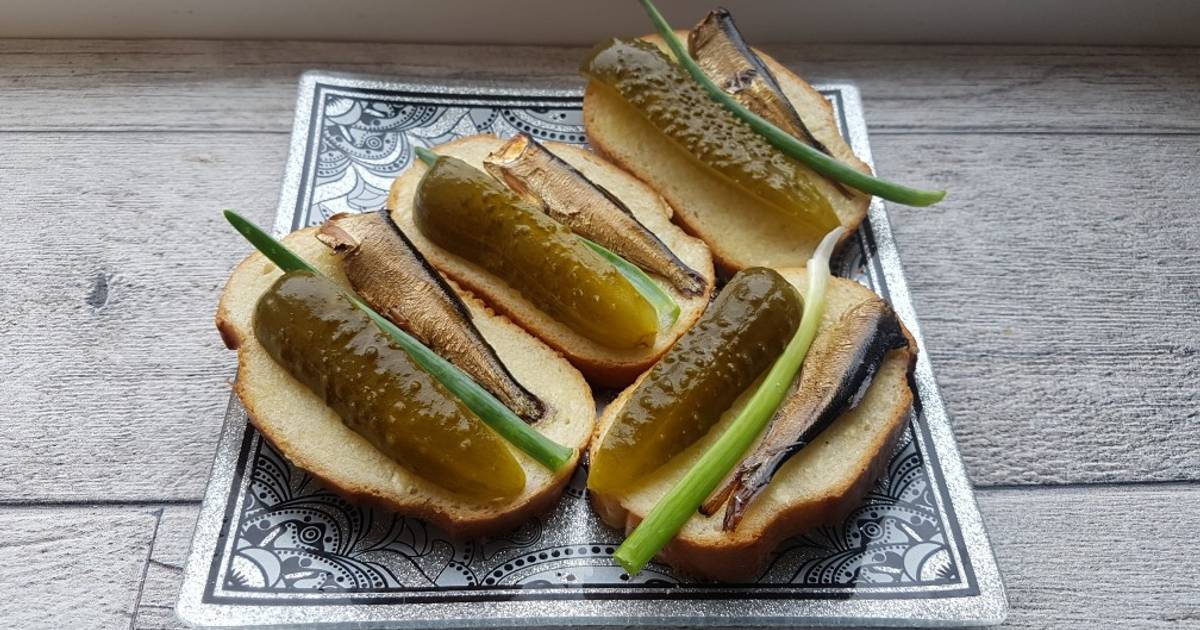 Бутерброды с огурцом Повар