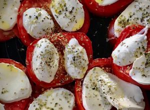Foto principal de Carpaccio de tomate de la huerta con mozzarella