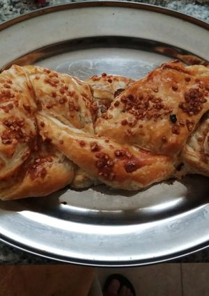 Una foto de Trenza de hojaldre con frutos secos