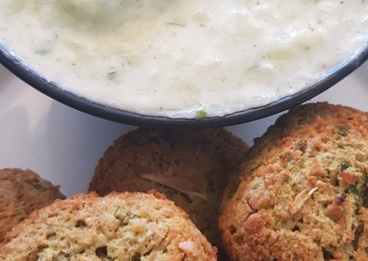 Tzatziki griega. Salsa de pepino, yogur desnatado en Thermomix