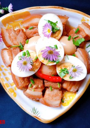 Hình của món Thịt kho trứng - Simmered pork belly with eggs - 豚角煮卵.