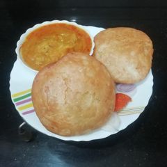 A picture of Khasta Kachouri.