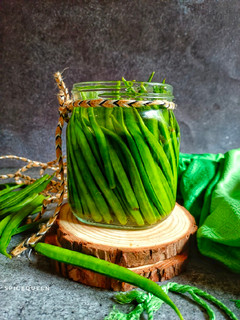 A picture of Pickled Cluster Beans.
