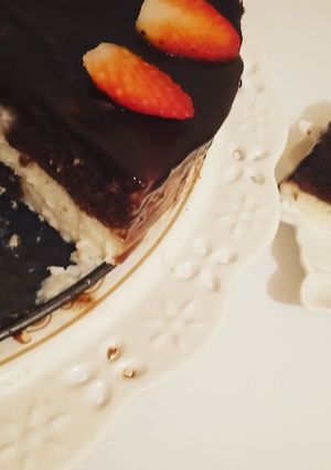 صورة لوصفة كيك راقي بالفريز وكريمة رائعة