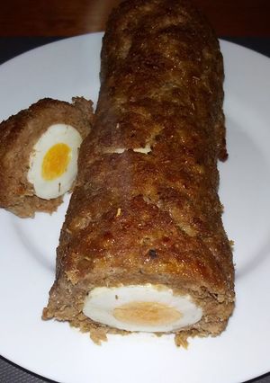 Zdjęcie przepisu Pieczeń rzymska z jajkiem.
