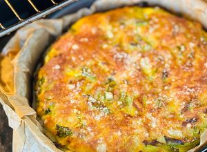 Une photo de Quiche au poireau, filet de poulet au curry
