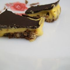 A picture of Nanaimo Bars.