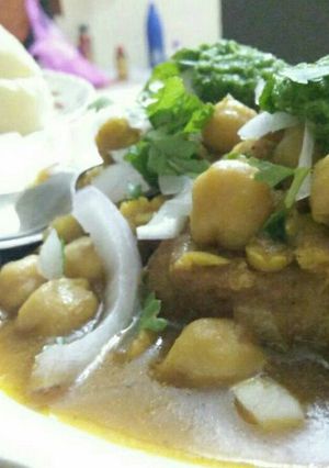 A picture of Chola patice with pav.