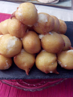 Una foto de Buñuelos rellenos de crema