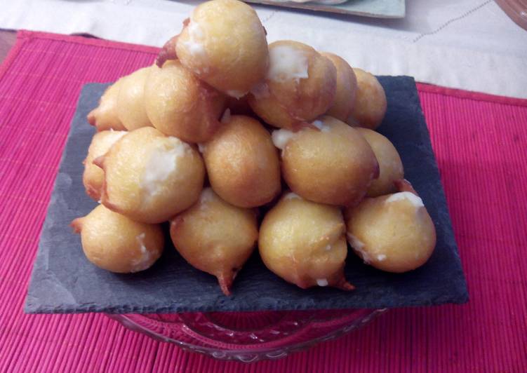 Buñuelos rellenos de crema