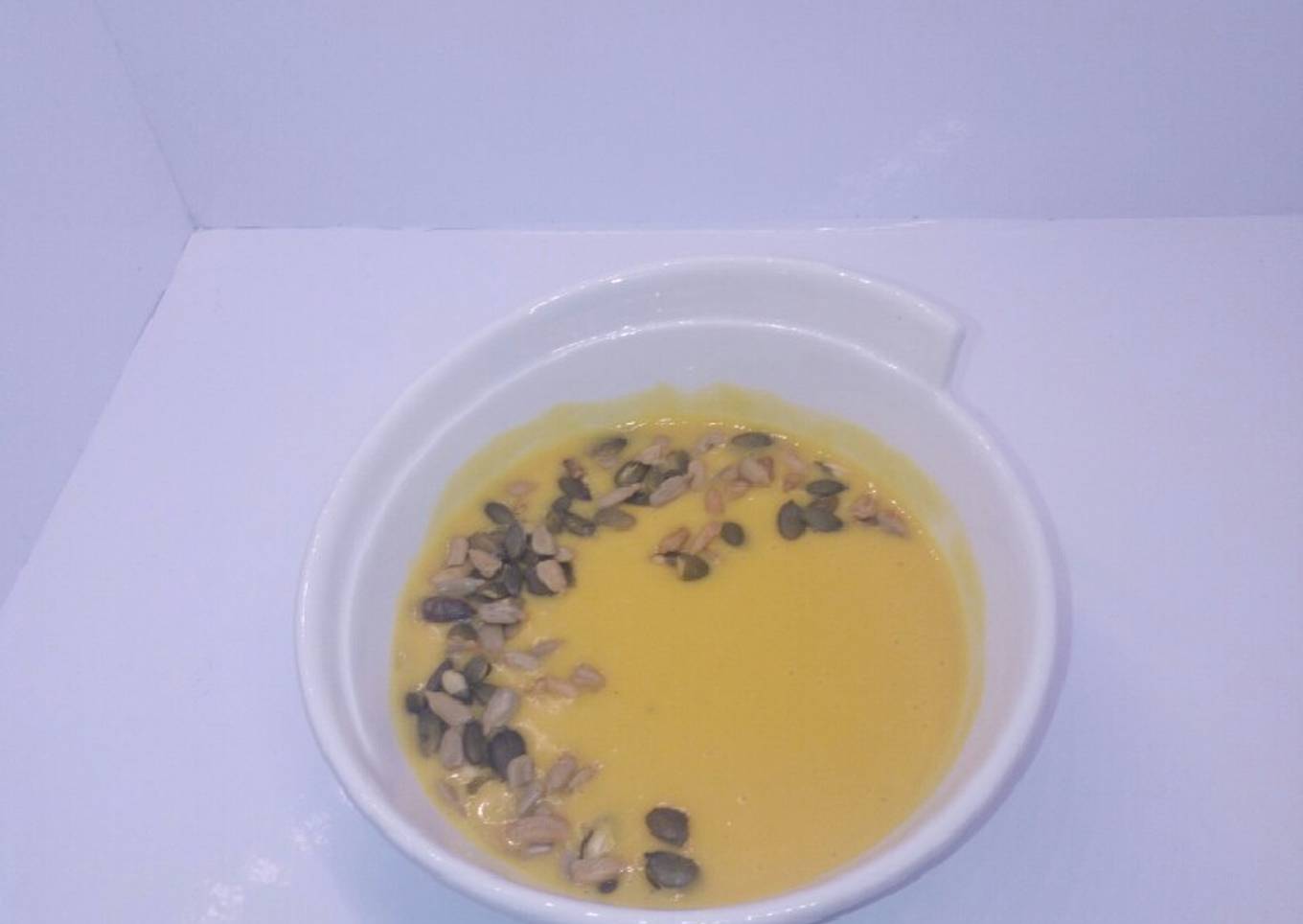 Crema de lentejas (coral) con leche coco y manzana