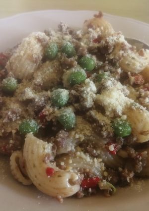 Una foto de Coditos con carne picada