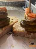 Pincho de Champis con langostinos y pan