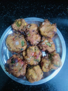 பிரெட் வடை(bread vada recipe in tamil) செய்முறை முக்கிய புகைப்படம்