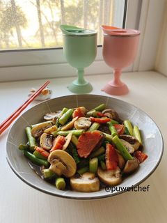 蘆筍炒蘑菇 的食譜成品照片