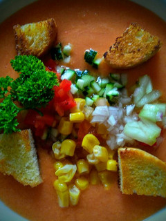 Una foto de Sopa fría con sabor a Gazpacho y olé !!!