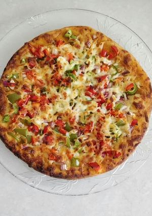 वेज पिज़्ज़ा (Veg Pizza recipe in Hindi) रेसिपी मुख्य फोटो