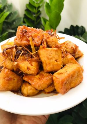 Hình của món Đậu hủ chiên sốt sả ớt.
