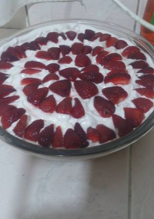 Una foto de Tarta de frutillas con crema