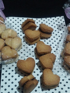 Una foto de Corazoncitos de Almendra y Chocolate