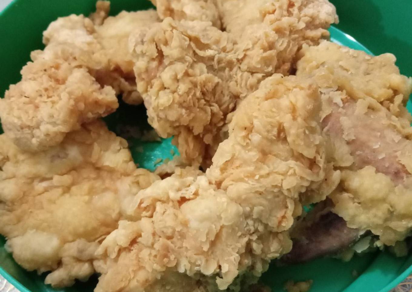 Makan ayam goreng ni senang dan tak susah