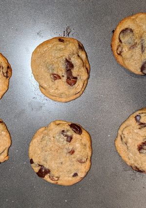 A picture of Chocolate chip cookies.