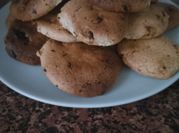 Una foto de cookies con chips