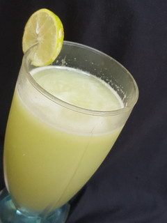 A picture of Cucumber lemonade.