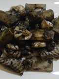 Rigatoni con tinta de calamar