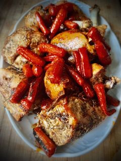 Una foto de Pollo no-frito con zanahoria glaseada
