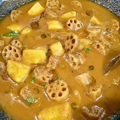 A picture of Lotus stem curry.