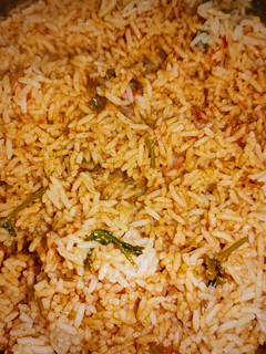 சிம்பிள் தக்காளி பிரியாணி(tomato biryani recipe in tamil) செய்முறை முக்கிய புகைப்படம்
